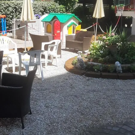 Hotel De Amicis 3*
