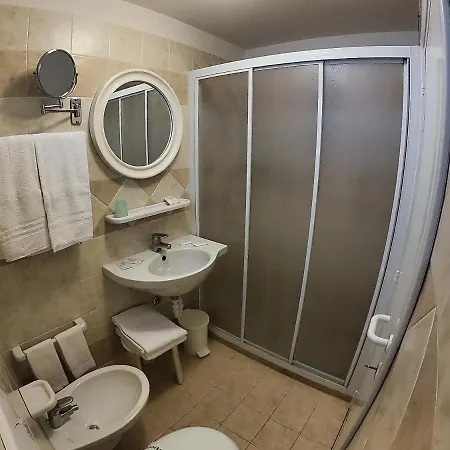 Hotel Record 3*