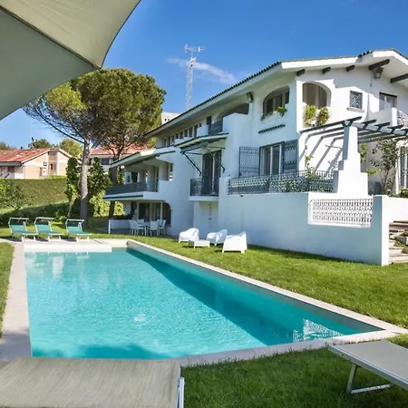 Vila Sarah 102 Emma Riccione