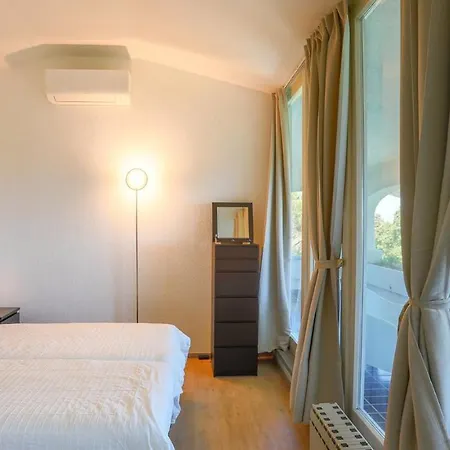 Vila Sarah 102 Emma Riccione