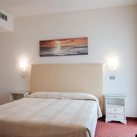 Alexander Hotel 3*