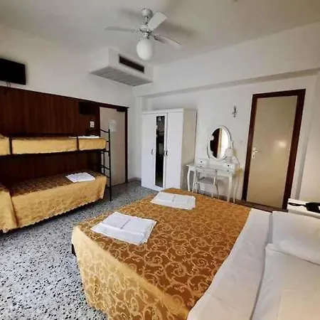 Hotel Modenese
