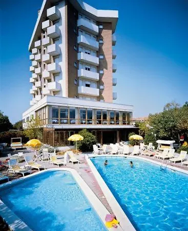 Отель Alexandra Plaza 4*