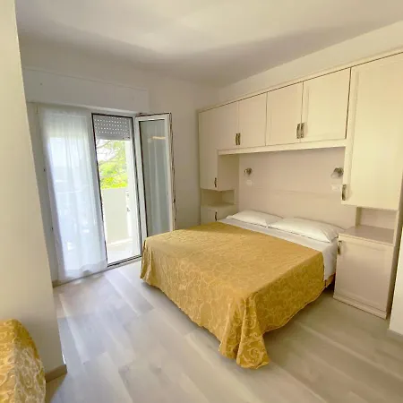Aida Hotel 2*