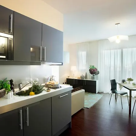 Hotel D-place & 4*
