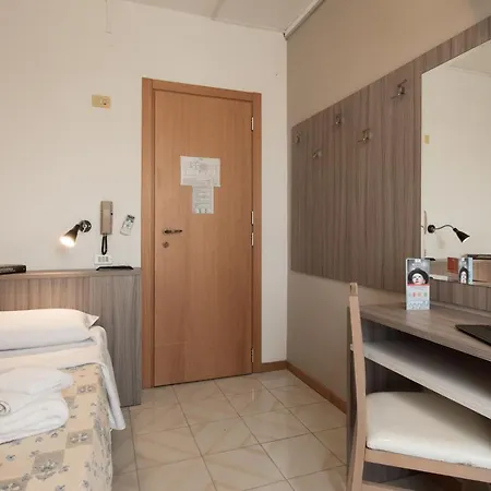 Consul - Family Hotell