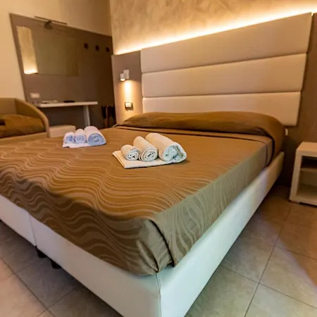 Hotel Monica