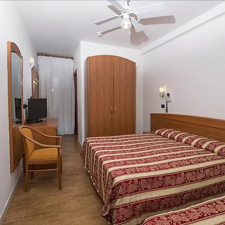 Hotel Linda - Family - Nuova Costruzione Antisismica 3*