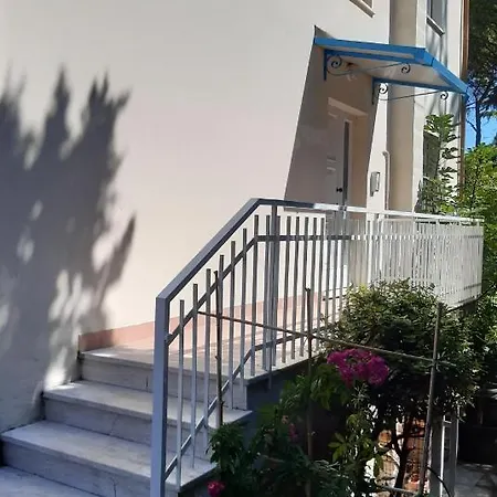 Beeliving Room&breakfast (adults Only) Bed & Breakfast