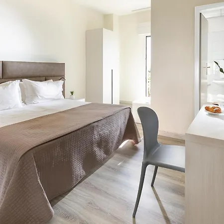 Hotel Zanarini In Centro A 3*