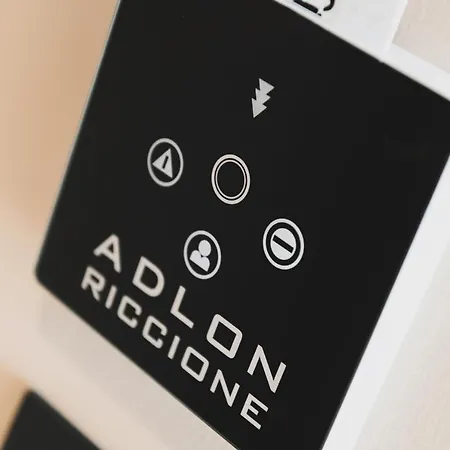 Hotel Adlon 3*