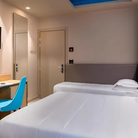 Hotel Adlon - Fronte Mare 3*