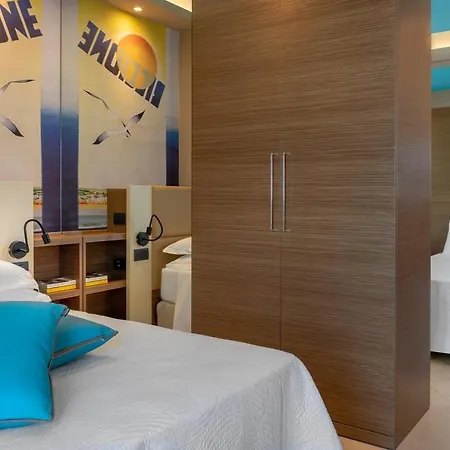 Hotel Adlon - Fronte Mare 3*