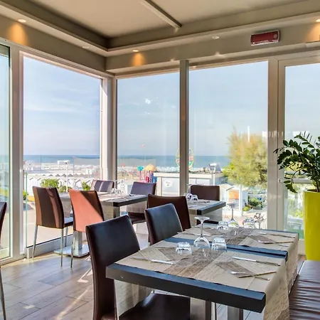 Hotel Adlon - Fronte Mare