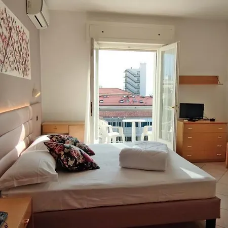 Hotel Platani 2*