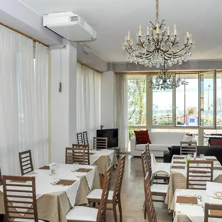 호텔 Angeles - Fronte Mare 3*
