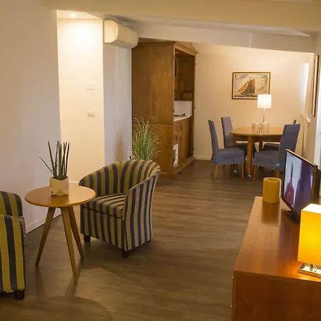 Mon Cheri Hotel