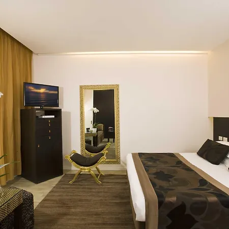 Roma Hotel 4*