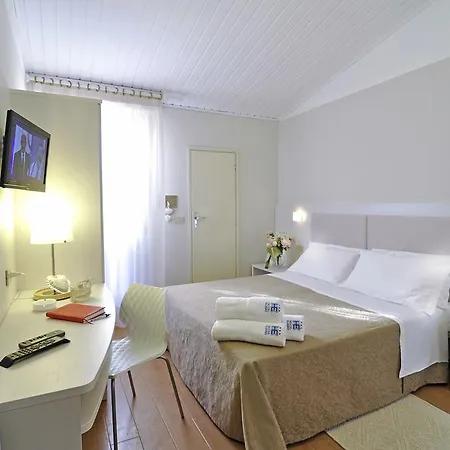 Hotel Eliseo 3*
