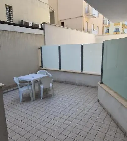 Rubino A 100metri Dal Mare