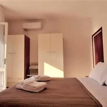 Beeliving Room&breakfast (adults Only) Bed & Breakfast *