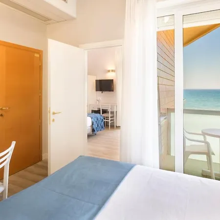 Little Hotel 3*