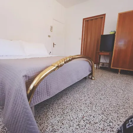 Beeliving Room&breakfast (adults Only)