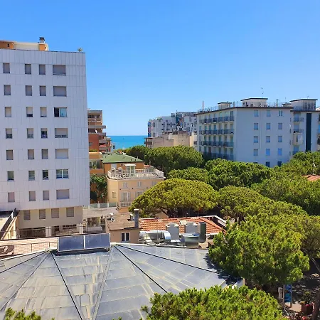 Vista Mare In Viale Ceccarini Angolo Dante Appartamento Riccione