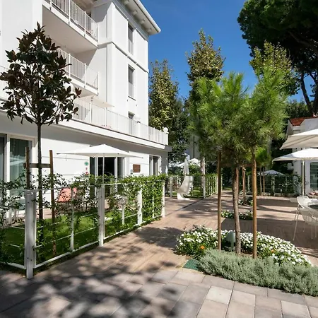 Elegance Aparthotel