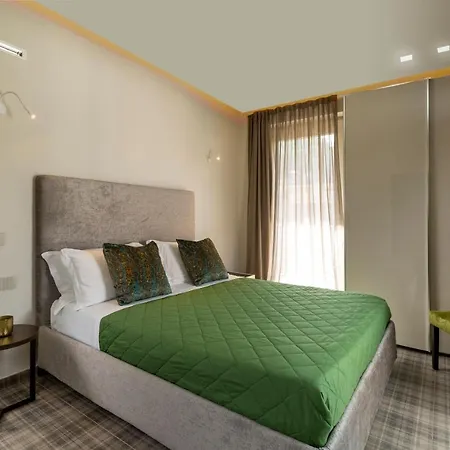 Elegance Aparthotel 4*