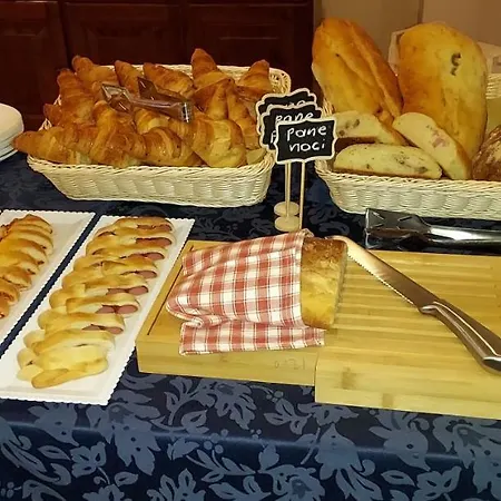 Susy - Ambienti Rinnovati - Direttamente Su Viale Dante E A Due Passi Dal Mare Hotel