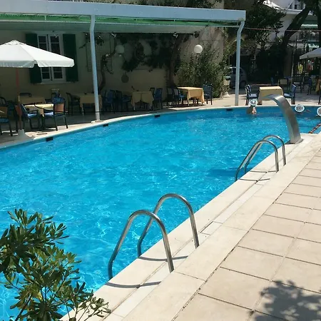 Hotel Vienna Touring 4*