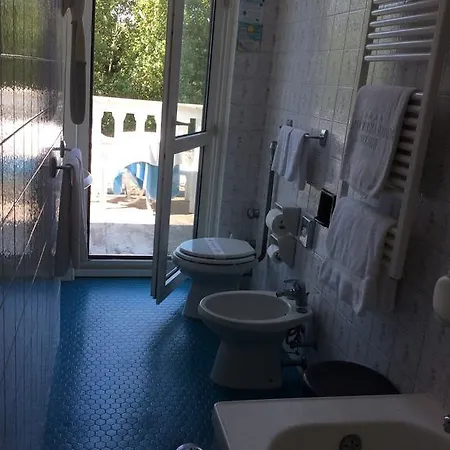 Hotel Vienna Touring 4*