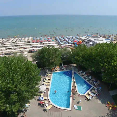 Alexandra Plaza Отель
