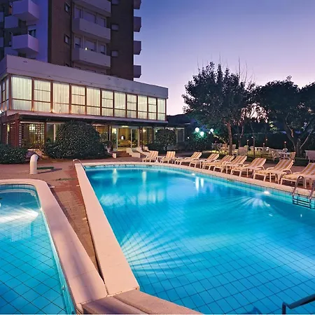Alexandra Plaza Отель 4*