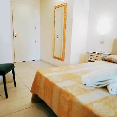 Alexander Hotel 3*