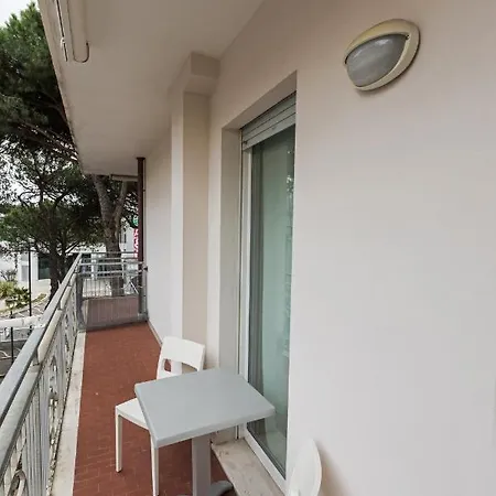 Aparthotel Nest - A Pochi Passi Dal Mare Riccione