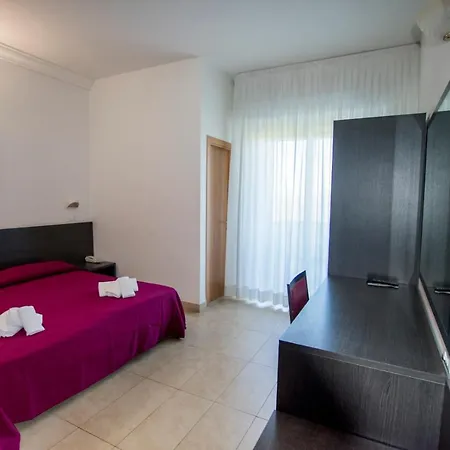 Union Park Hotel - Sul Mare Con Piscina -Idromassaggio -Spiaggia - Parcheggio