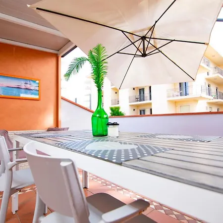 Prime Blue - Giardini Apartment