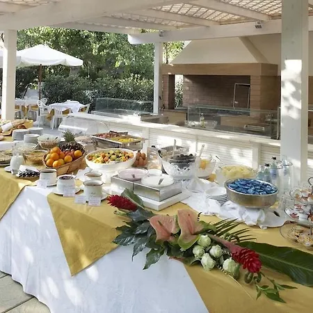 Alexandra Plaza 4*