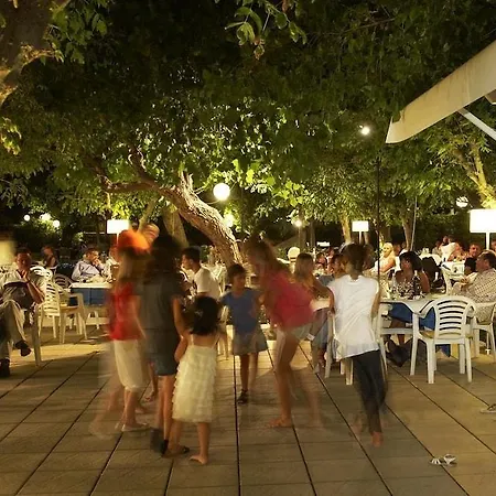 Alexandra Plaza Отель 4*