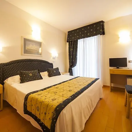 Hotel Mon Cheri 3*
