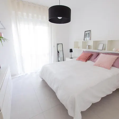 Virginia Apartment *