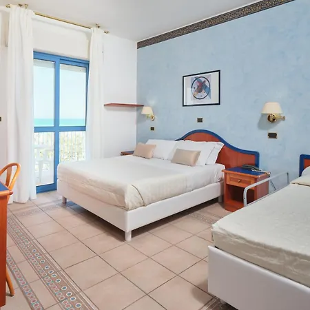 Ascot Hotel