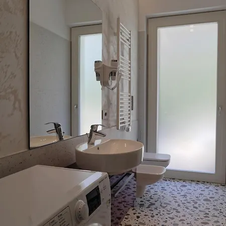 Elegance 4*