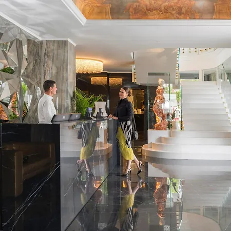 The Promenade Luxury Wellness 酒店 5*