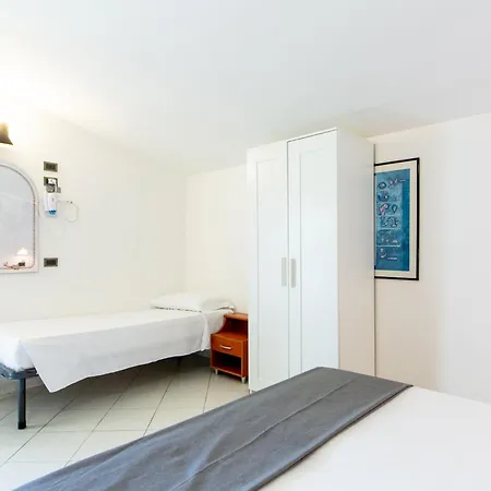 Hotel Marzia Con Piscina 3* Риччоне