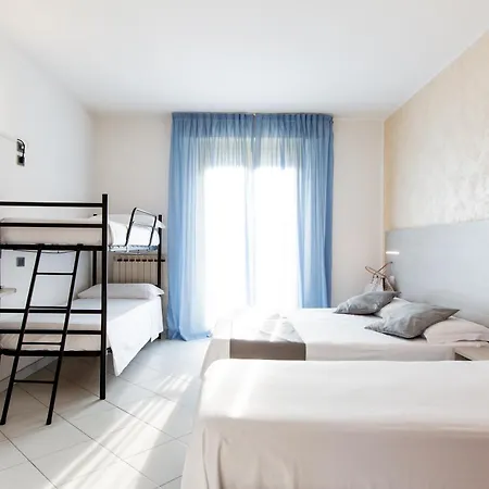 Hotel Marzia Con Piscina Riccione