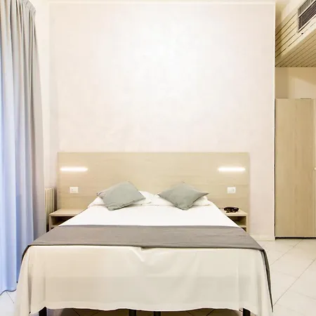 Hotel Marzia Con Piscina Отель 3*