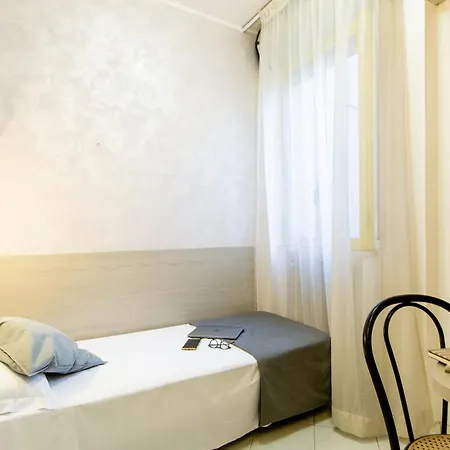 Hotel Marzia Con Piscina Отель Риччоне